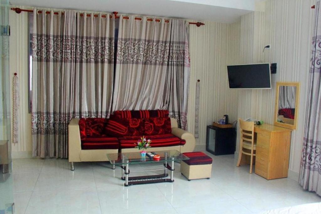 Yen Vy 04 Luxury Hotel Quy Nhơn Exterior foto